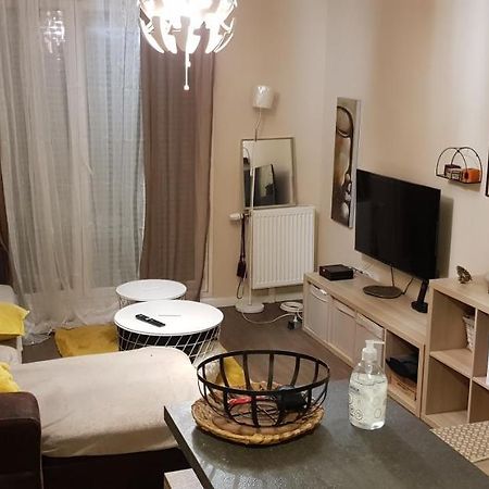 Apparemment Cosy Avec Parking Exterieur Gratuit Apartment Aulnay-sous-Bois Bagian luar foto