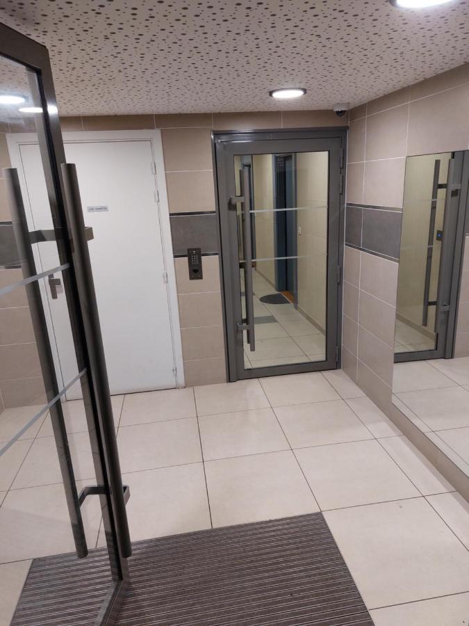 Apparemment Cosy Avec Parking Exterieur Gratuit Apartment Aulnay-sous-Bois Bagian luar foto